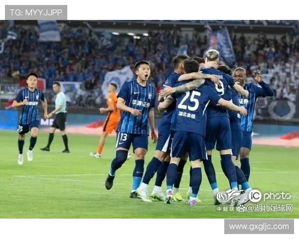 武汉足球队配合变革引发热议助力球队崛起与发展