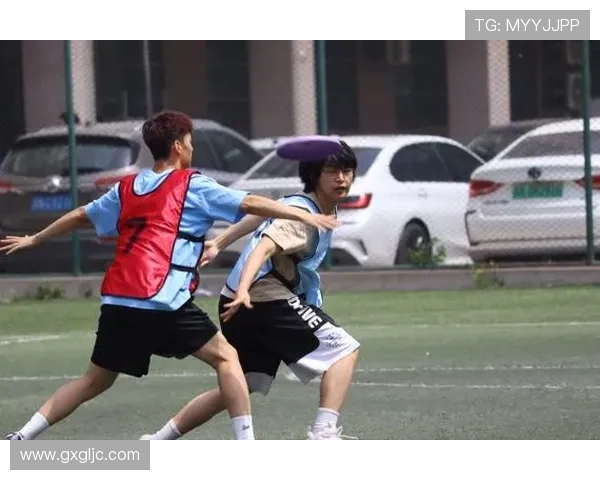 重庆飞盘队在飞盘节奏排行榜中荣获第五名展现出强劲实力与团队风采